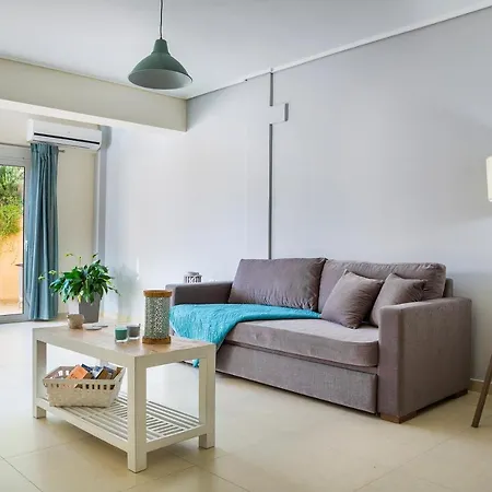 Lilly, With Communal Pool, 10 Meters From Sea