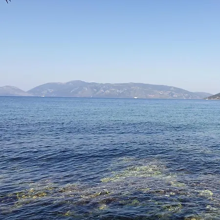 Lilly, With Communal Pool, 10 Meters From Sea Sami (Kefalonia)