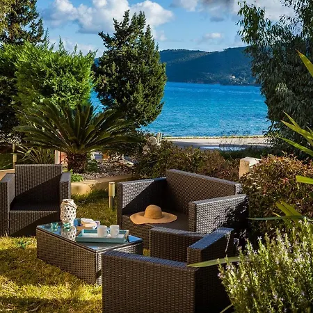 Apartmán Lilly, With Communal Pool, 10 Meters From Sea *