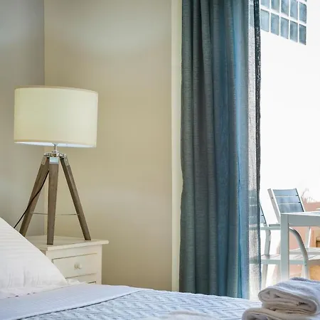 Lilly, With Communal Pool, 10 Meters From Sea *